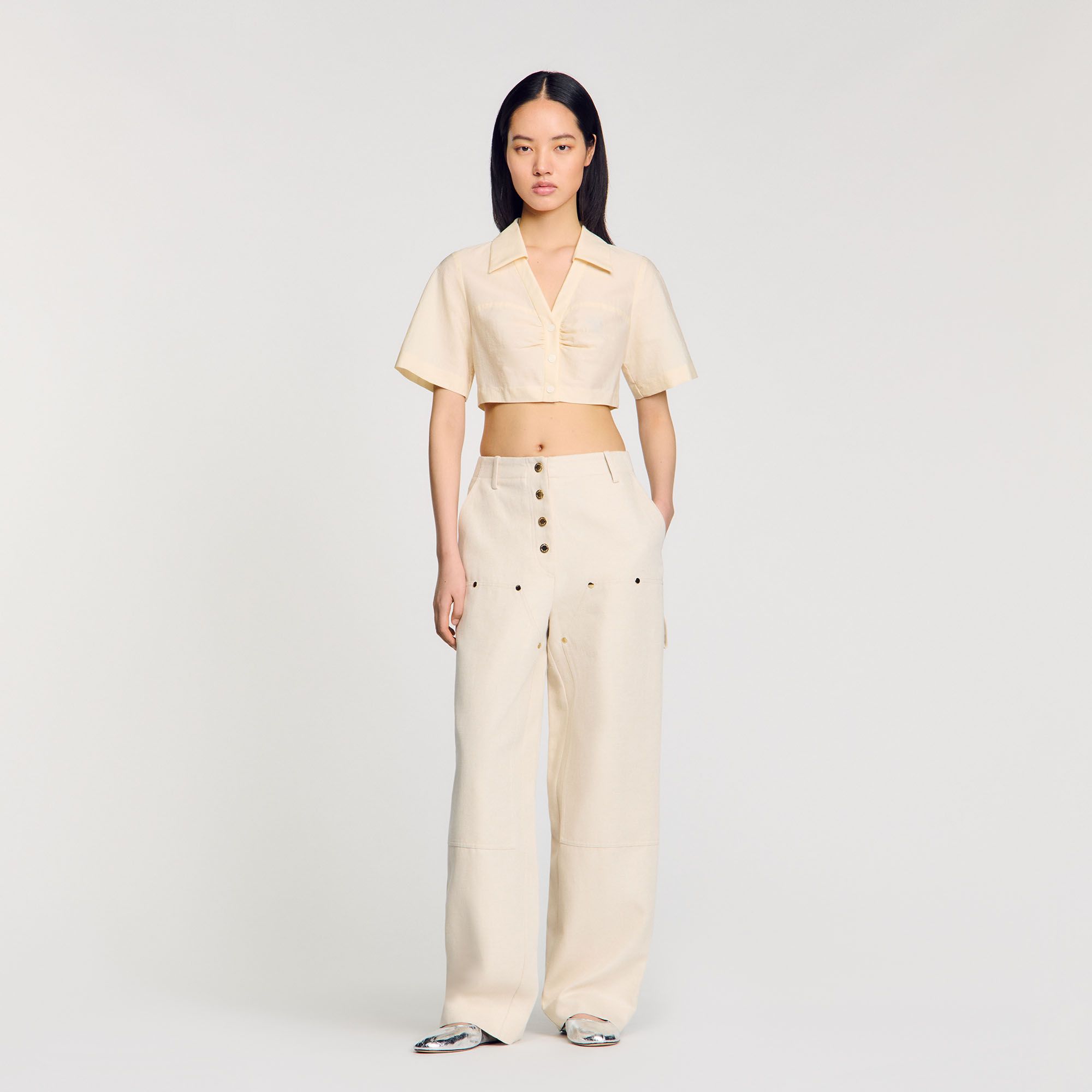 Sandro - Áo sơ mi dáng crop cổ V