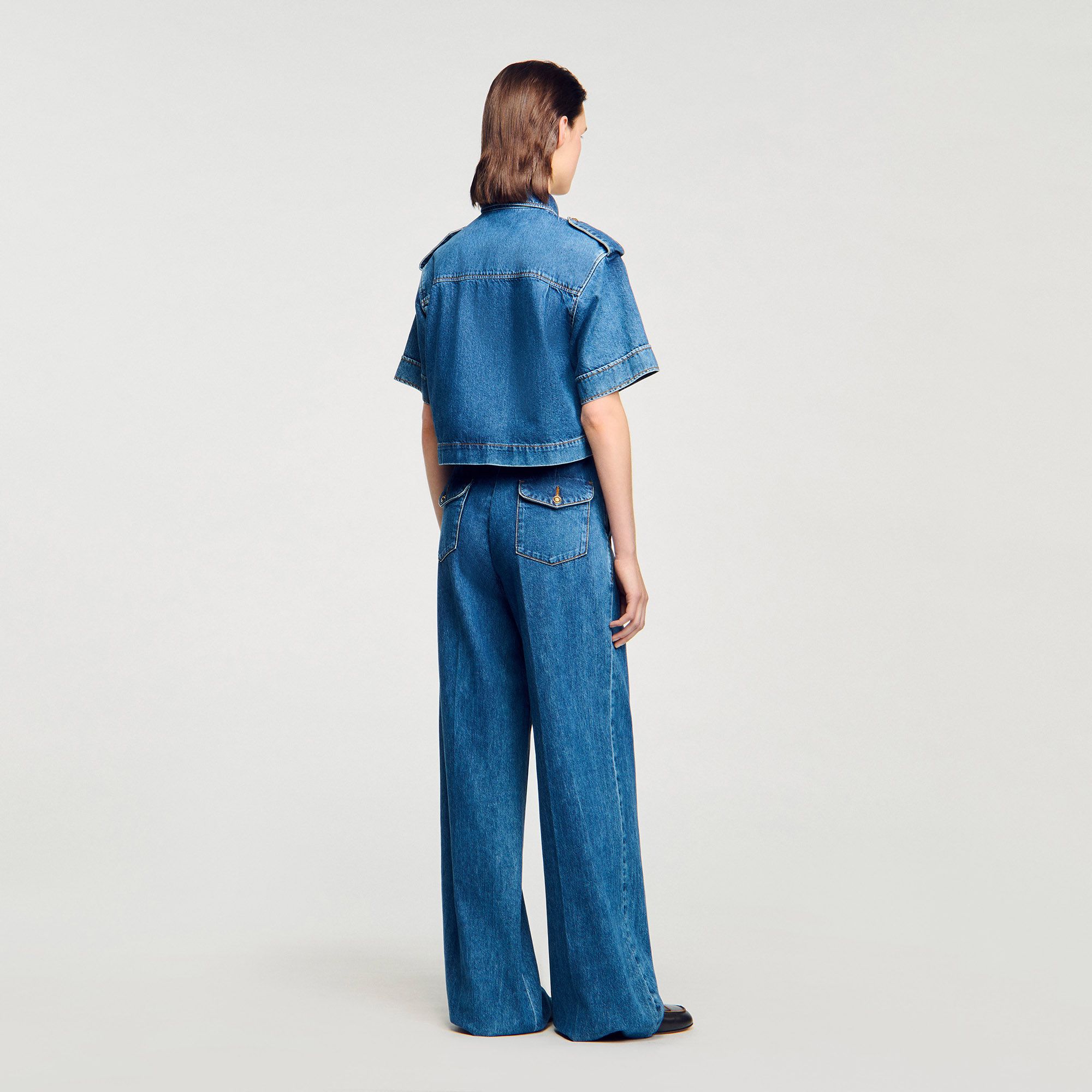 Áo sơ mi denim cắt cúp