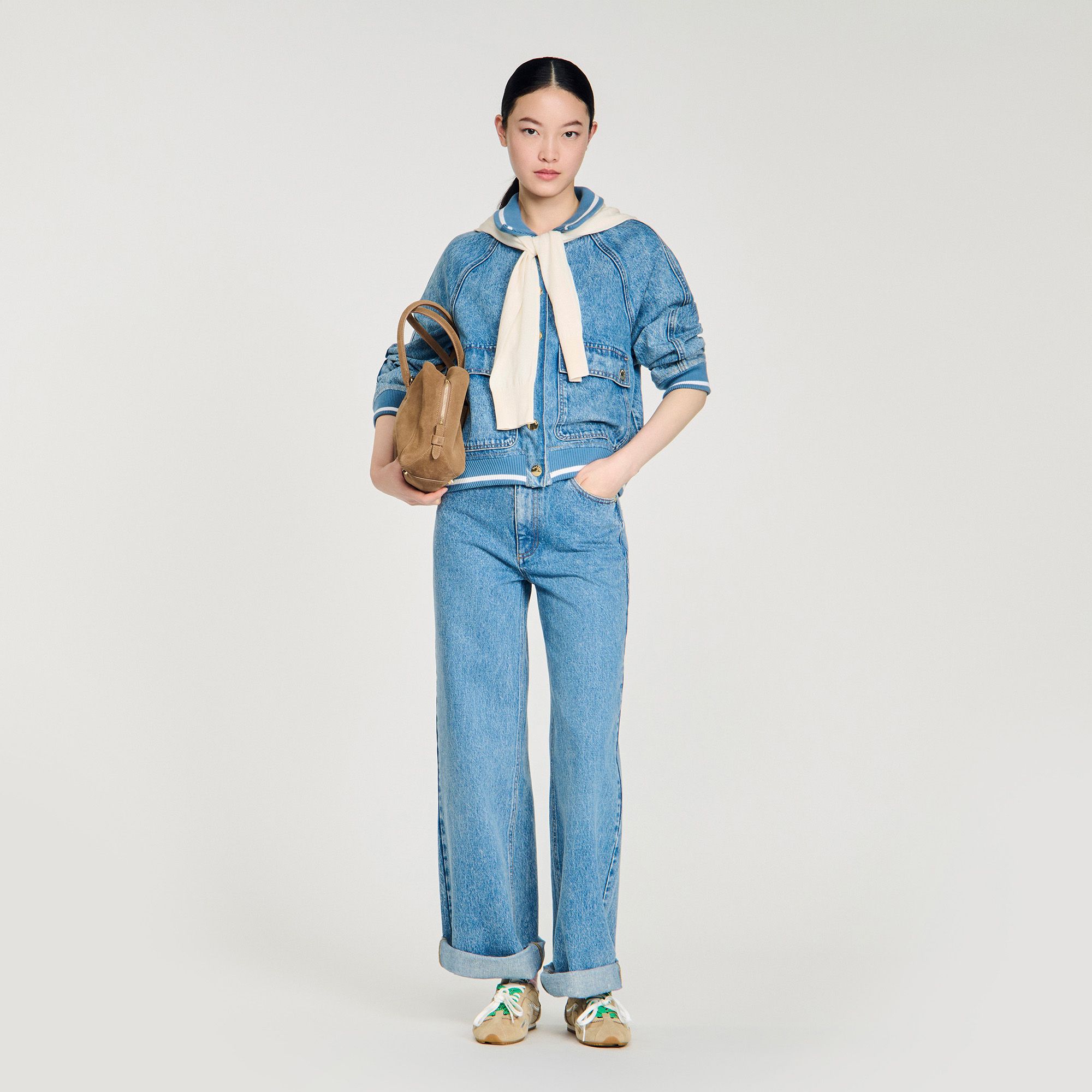 Quần jeans ống đứng ống rộng phai màu