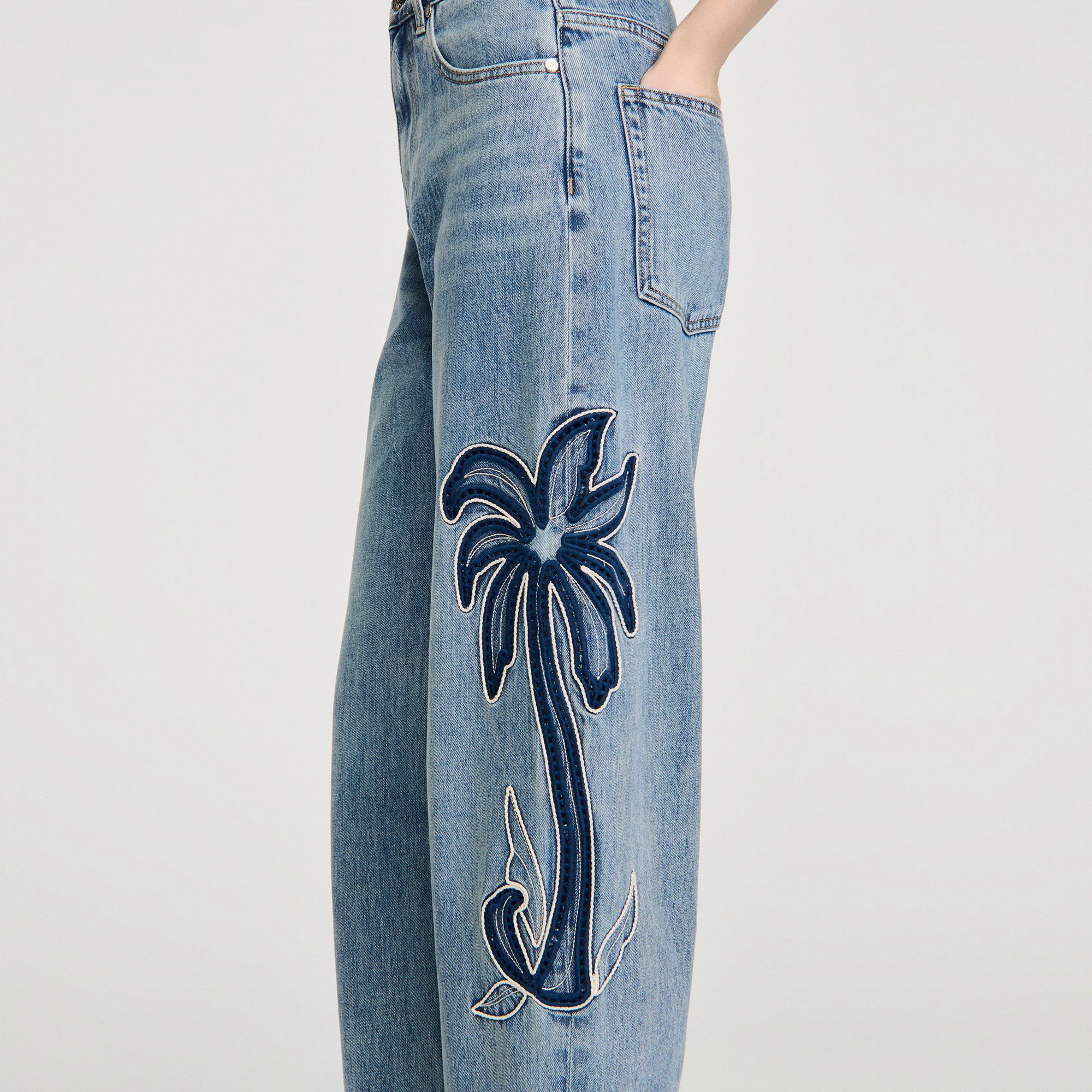 Sandro - Quần jeans ống rộng thêu hoạ tiết