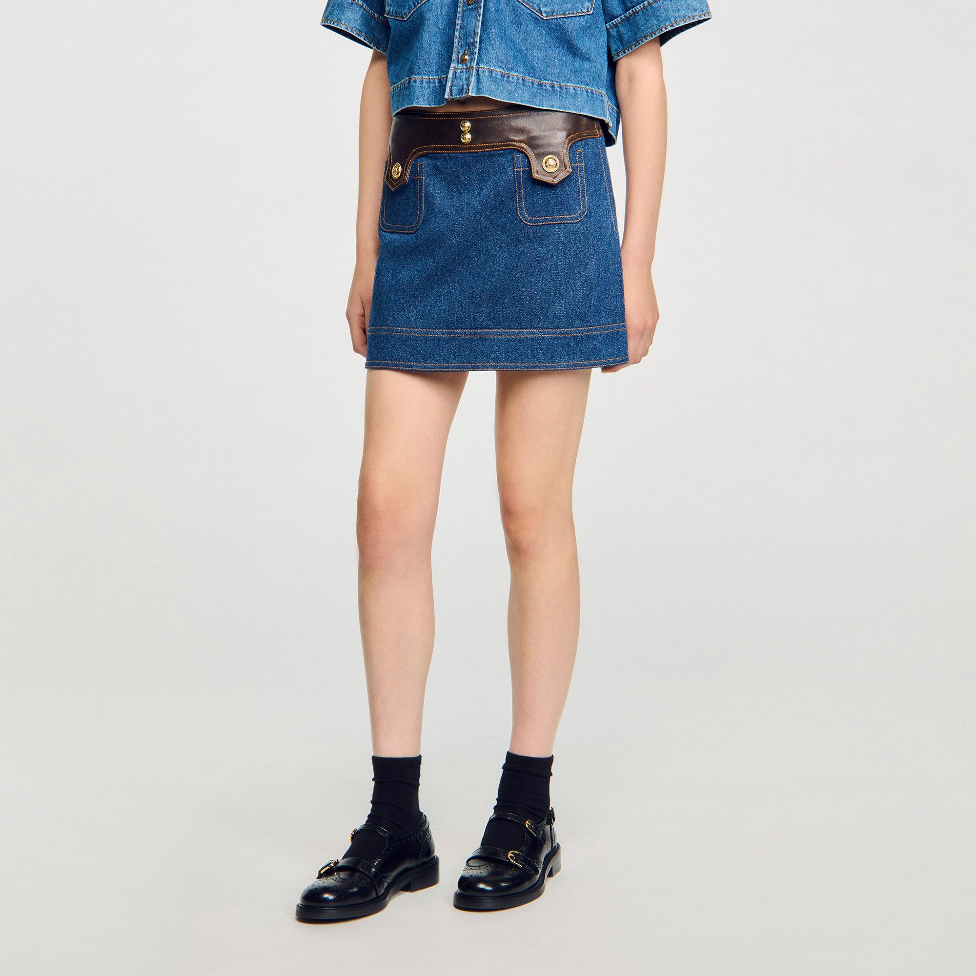 Sandro - Chân váy ngắn denim phối da