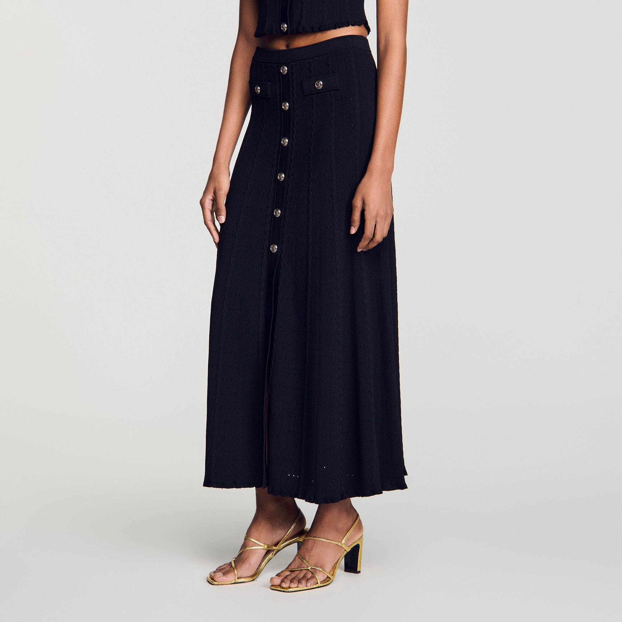 Chân váy maxi pointelle xẻ tà