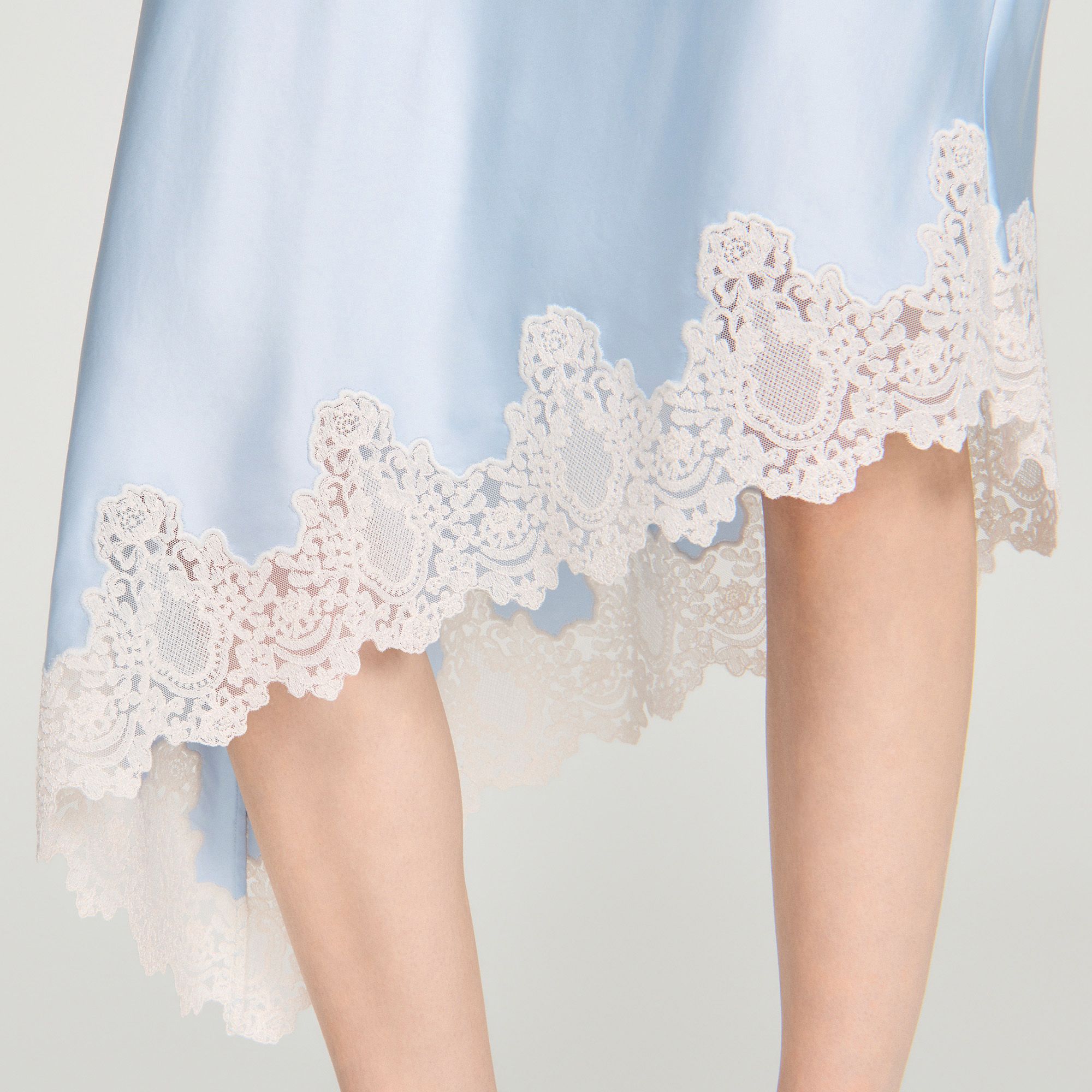 Sandro - Chân váy satin phối ren
