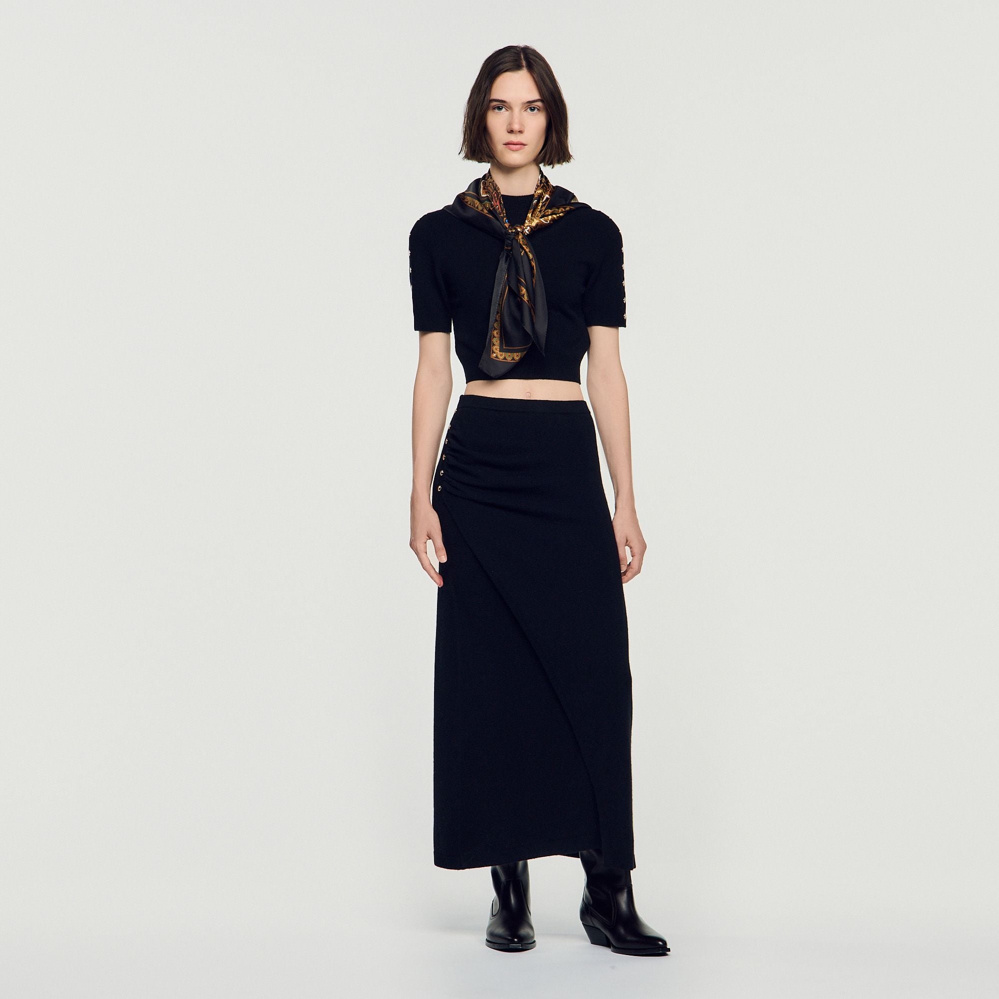 Chân váy maxi len cashmere đính khuy