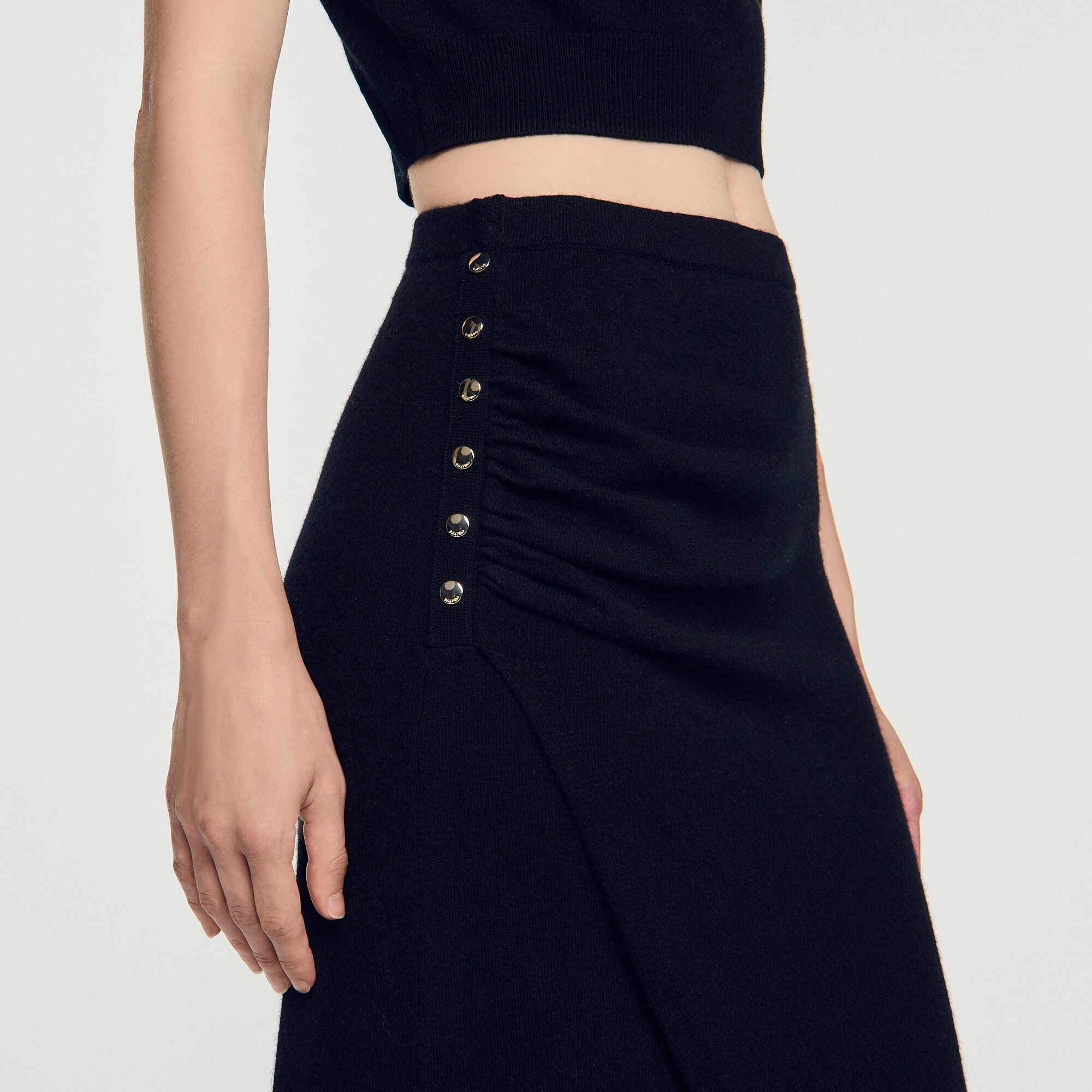 Chân váy maxi len cashmere đính khuy