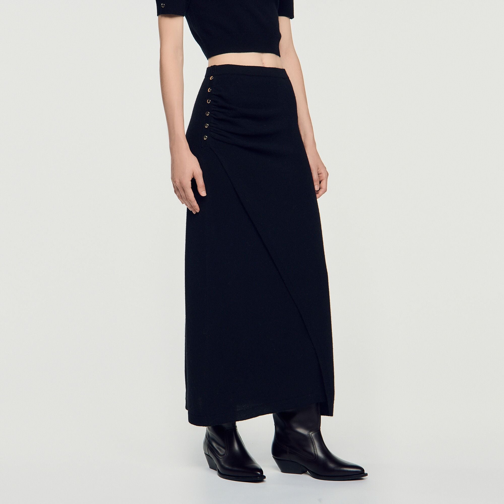 Chân váy maxi len cashmere đính khuy