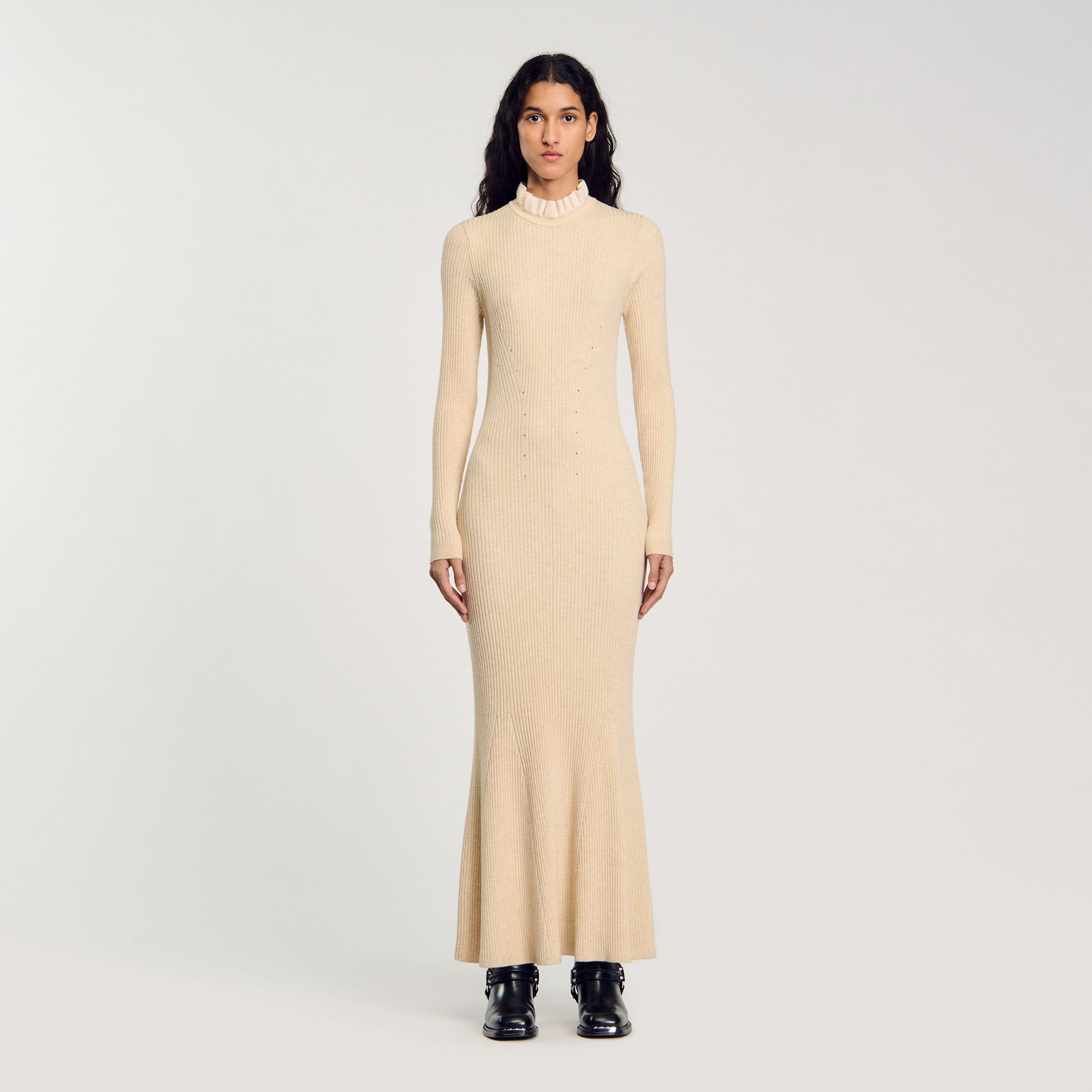 Sandro - Đầm dài maxi dệt kim cổ xếp nếp