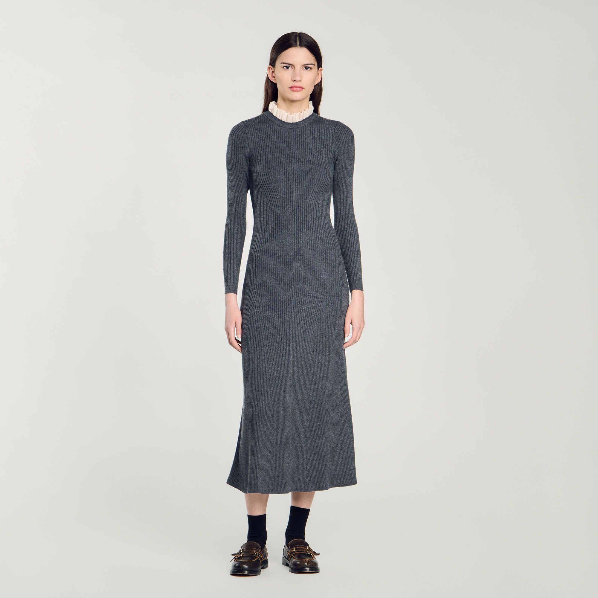 Sandro - Đầm dài maxi dệt kim cổ xếp nếp