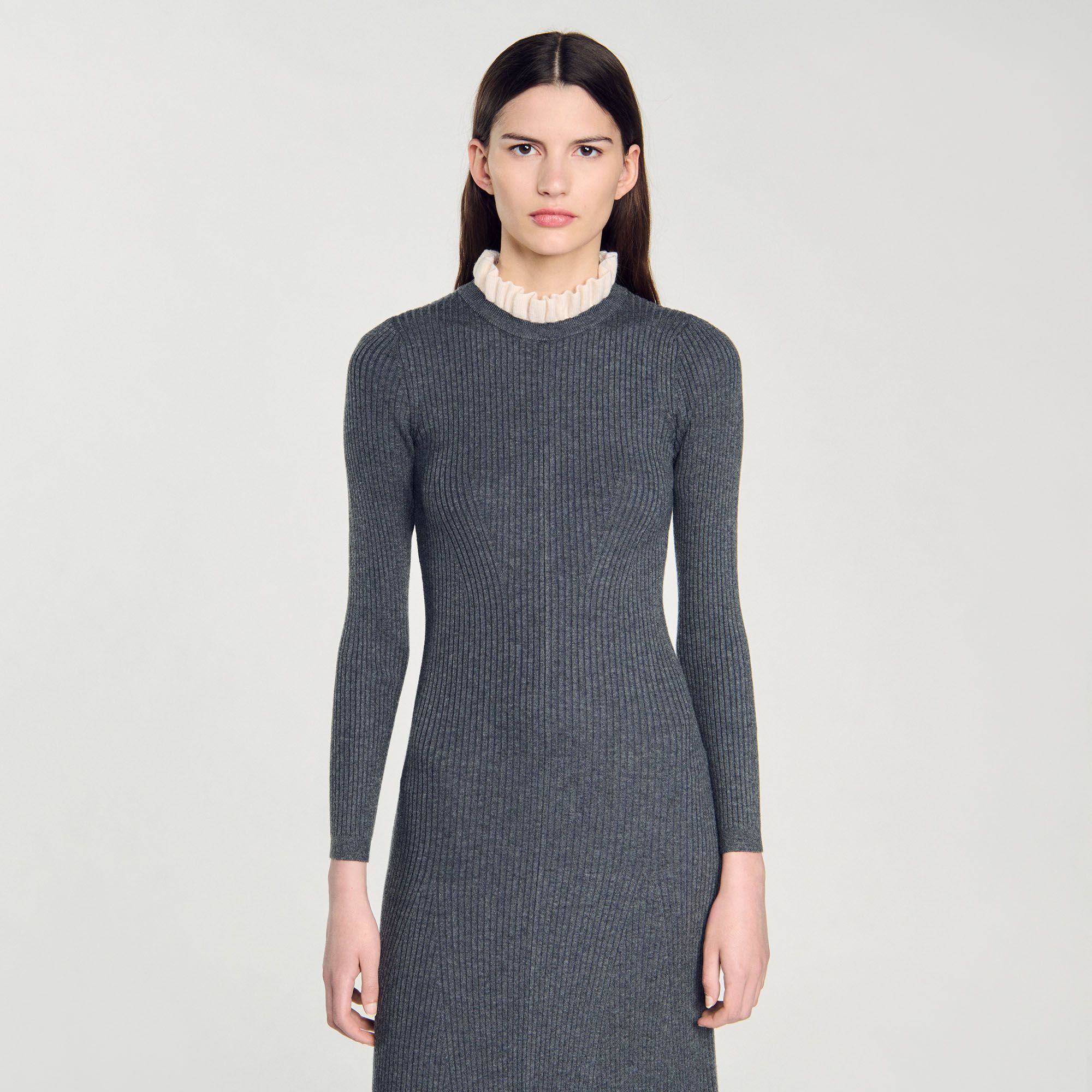 Sandro - Đầm dài maxi dệt kim cổ xếp nếp