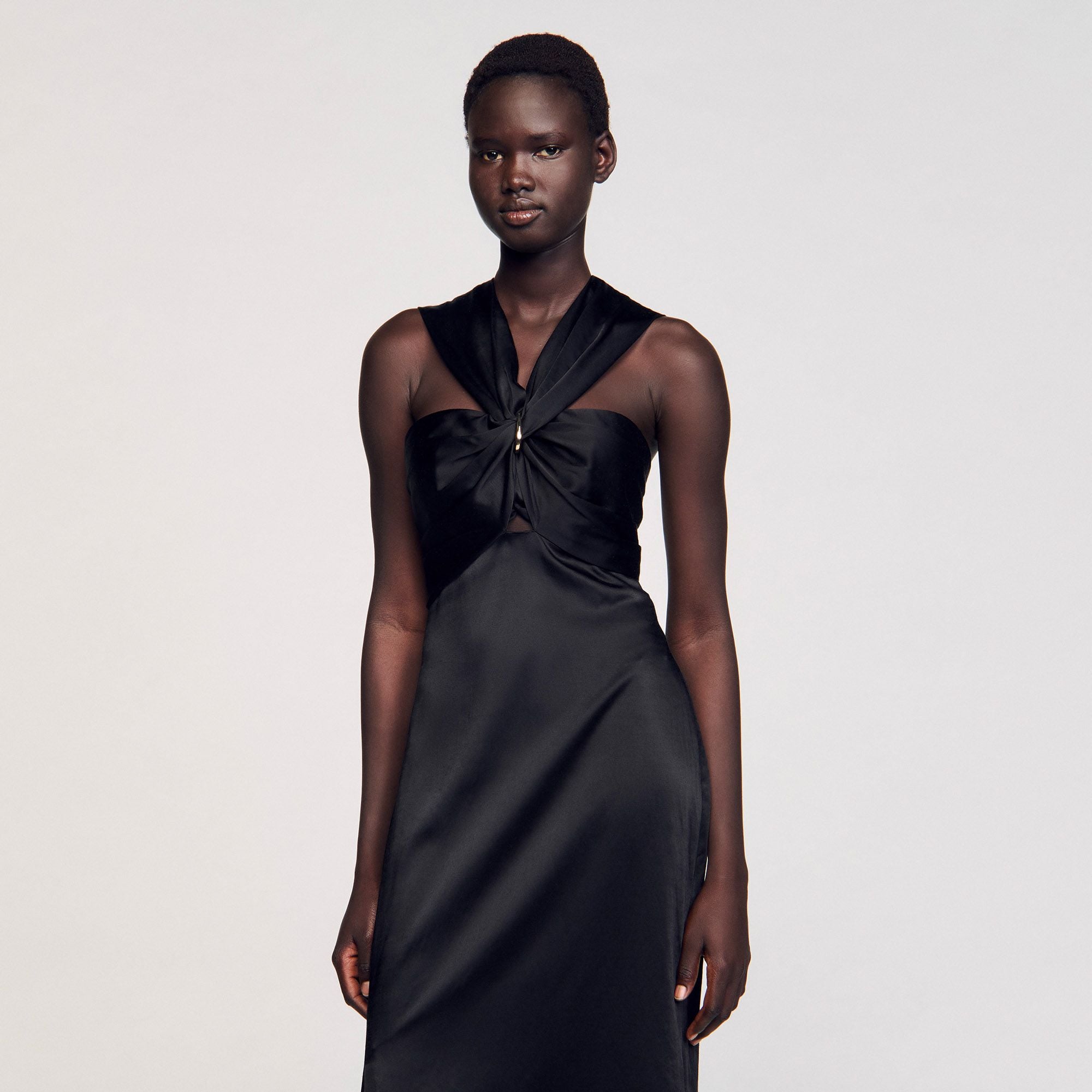 Đầm maxi satin xẻ tà