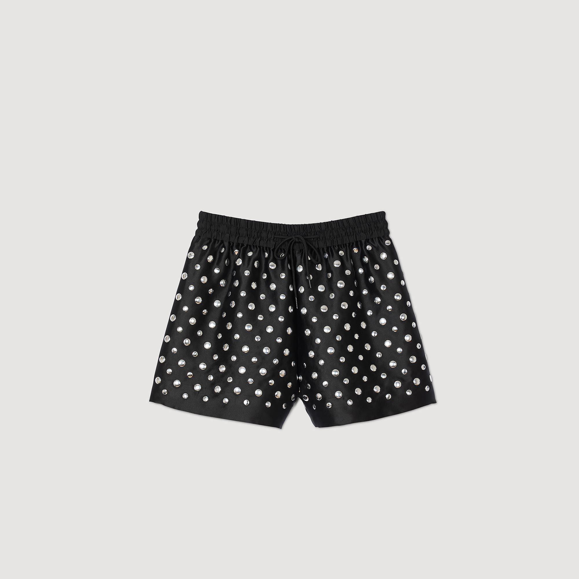 Quần short đính đinh tán