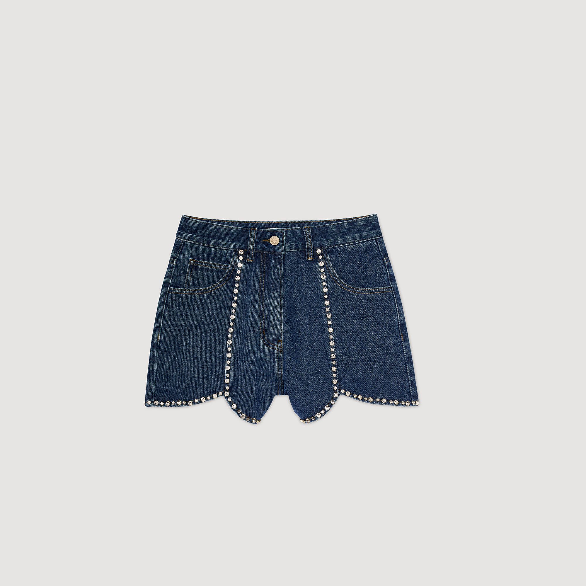Quần short denim đính đá