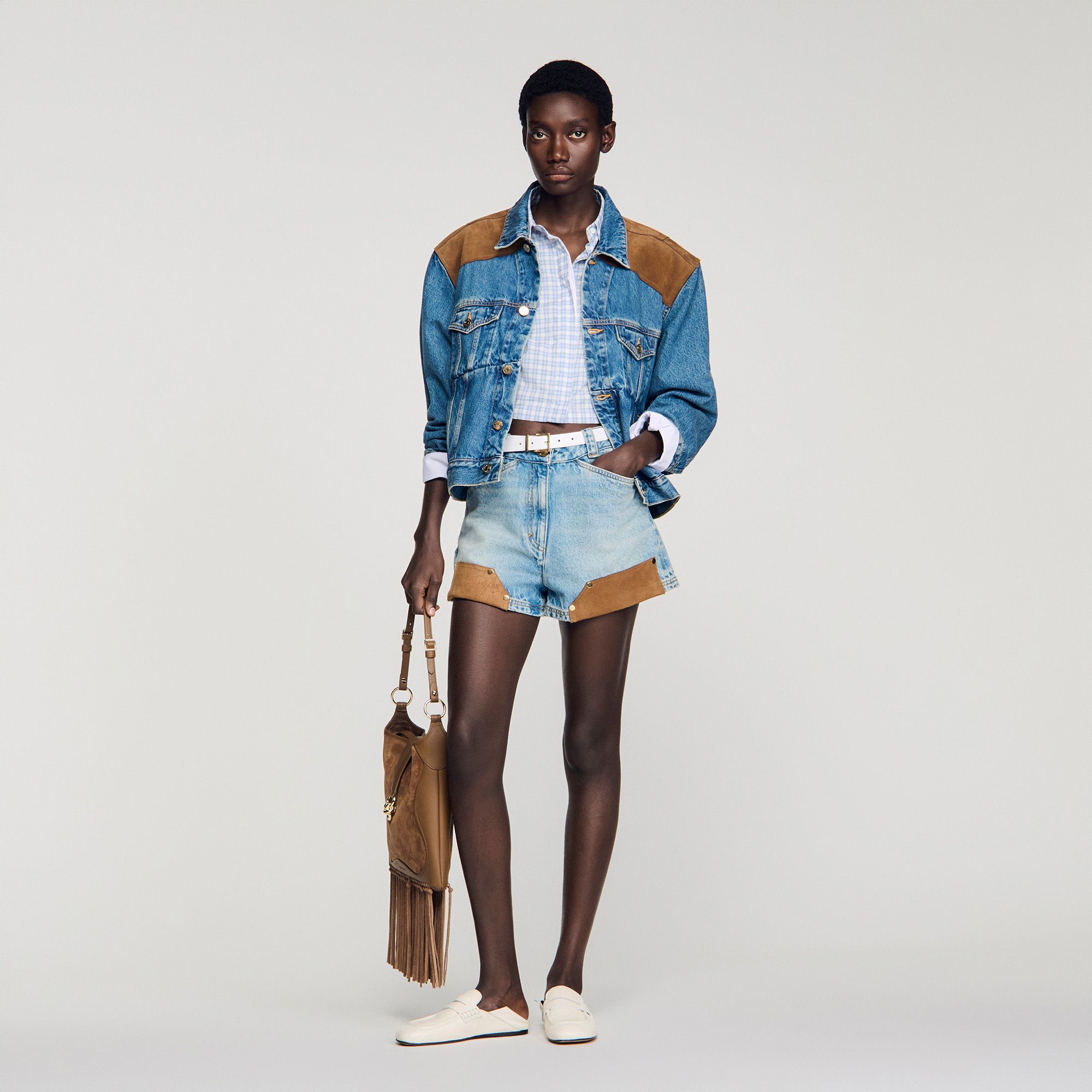 Sandro - Quần short denim và da lộn đính đinh tán