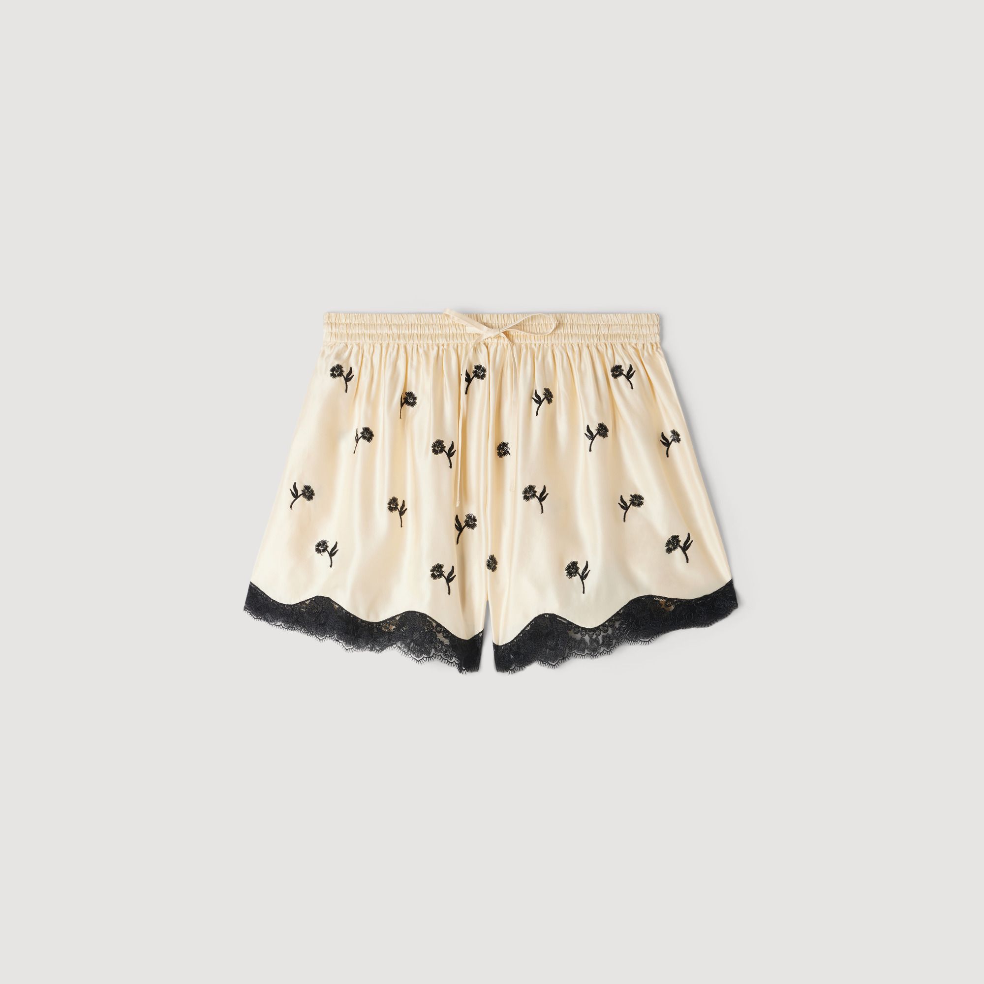 Quần short thêu floral