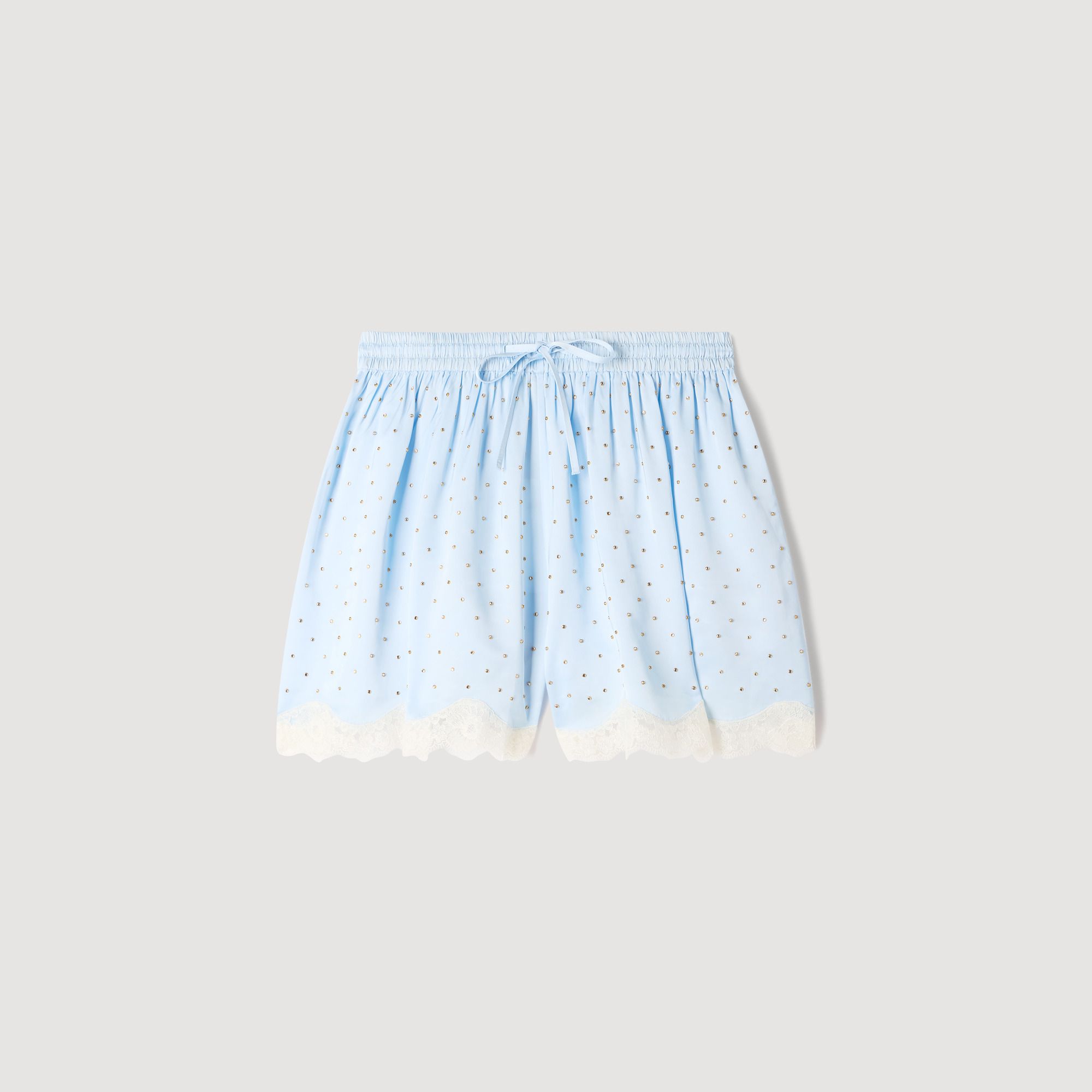Quần short đính đá phối ren