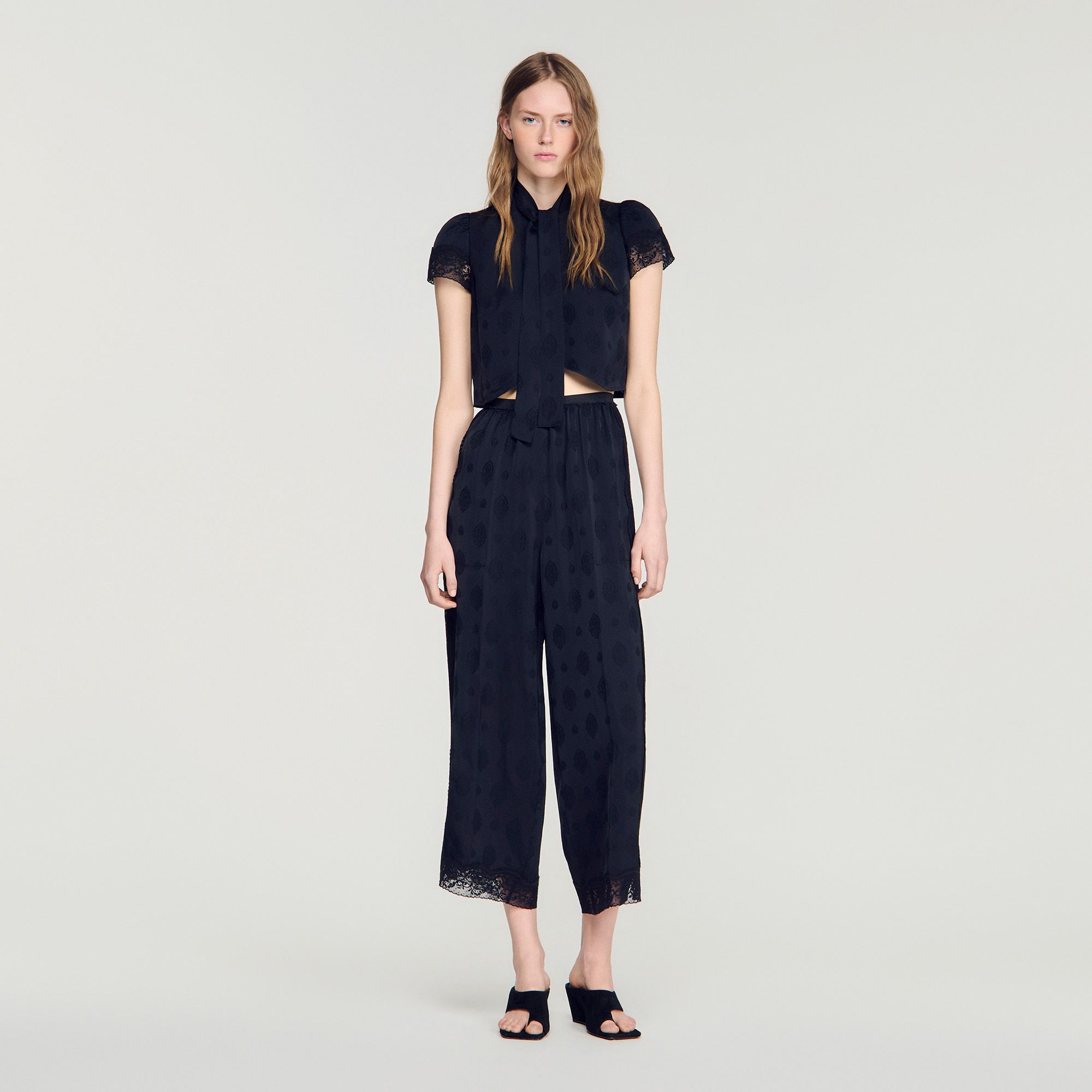 Sandro - Áo croptop họa tiết Paisley jacquard