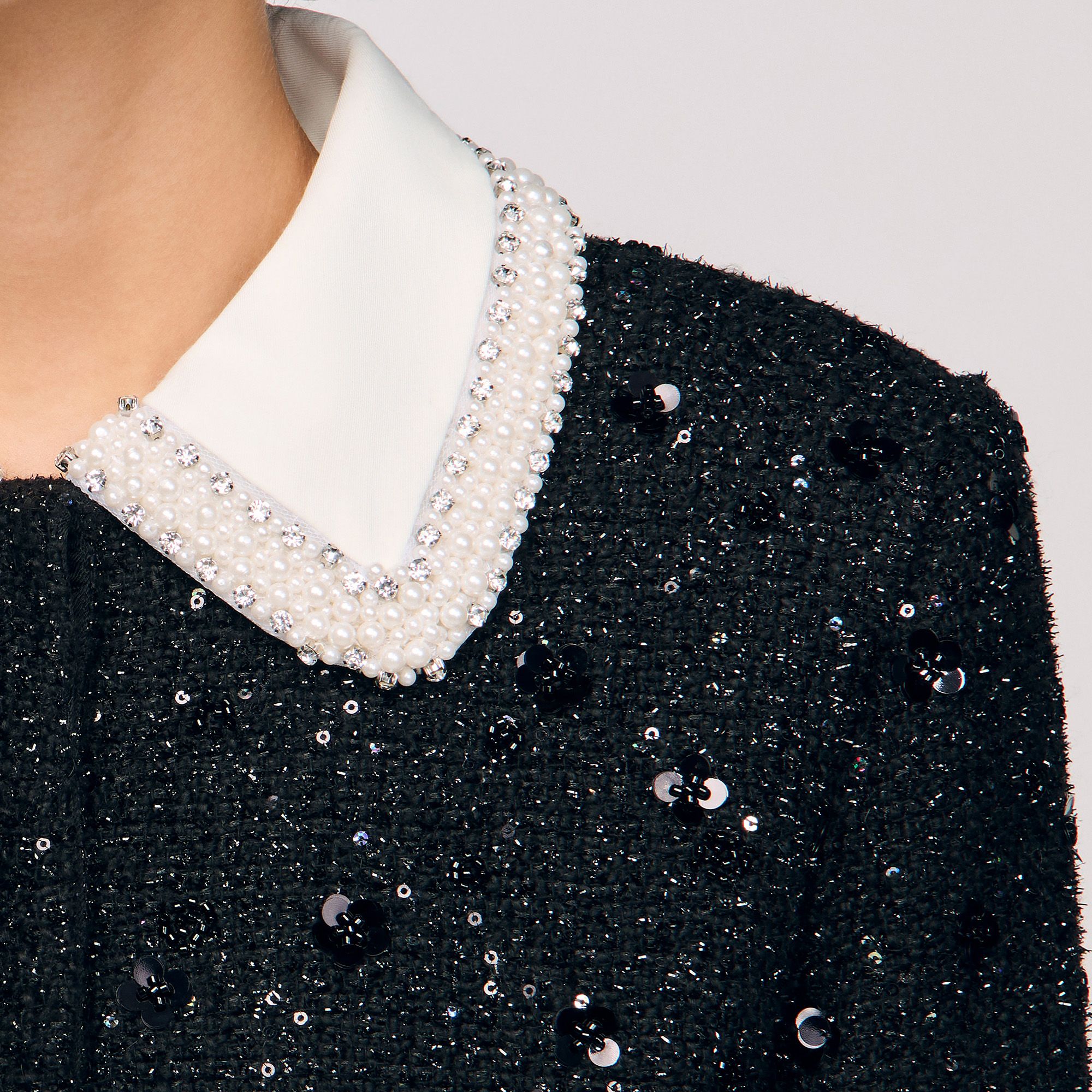 Sandro - Áo khoác tweed dáng lửng đính đá
