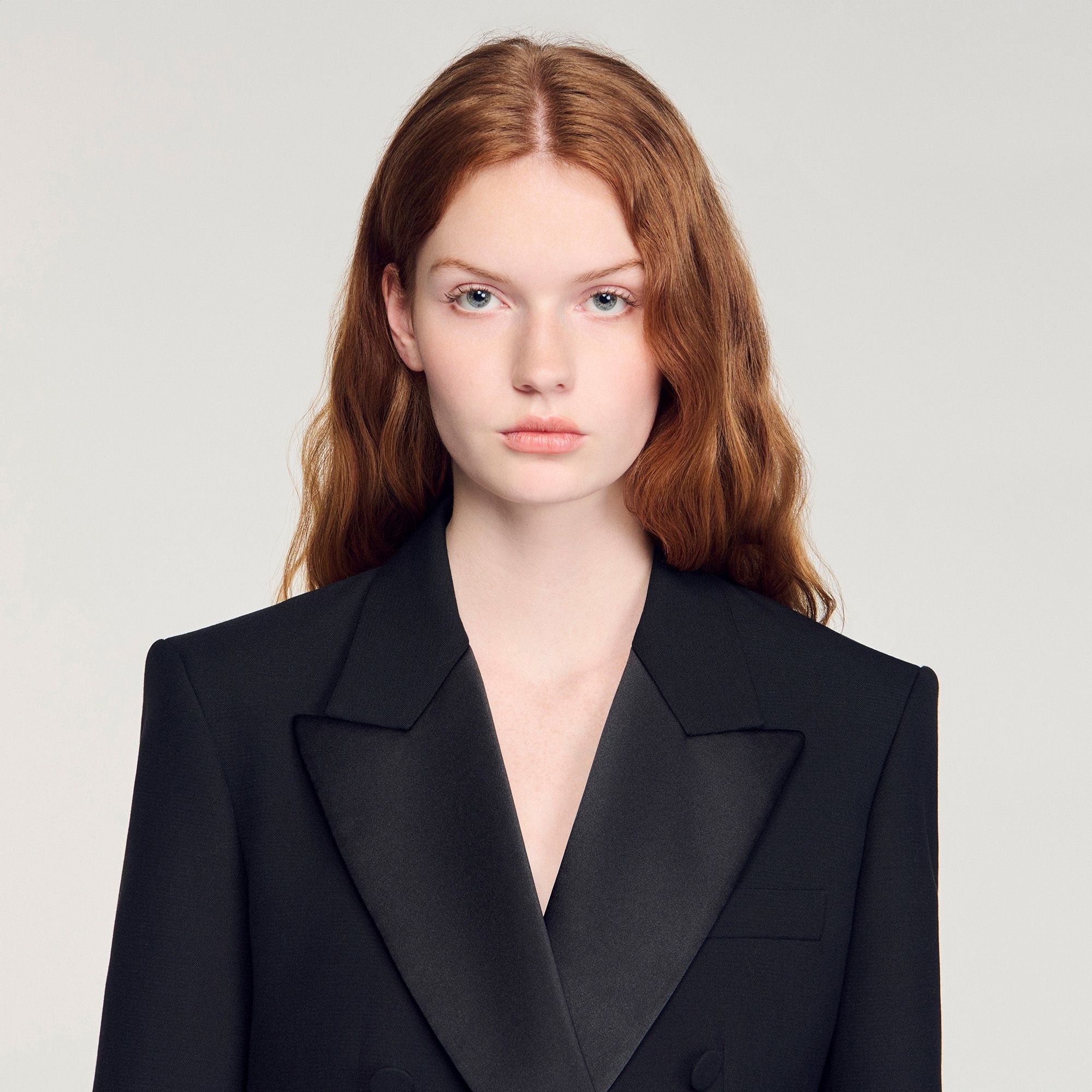 Áo vest tuxedo cổ satin