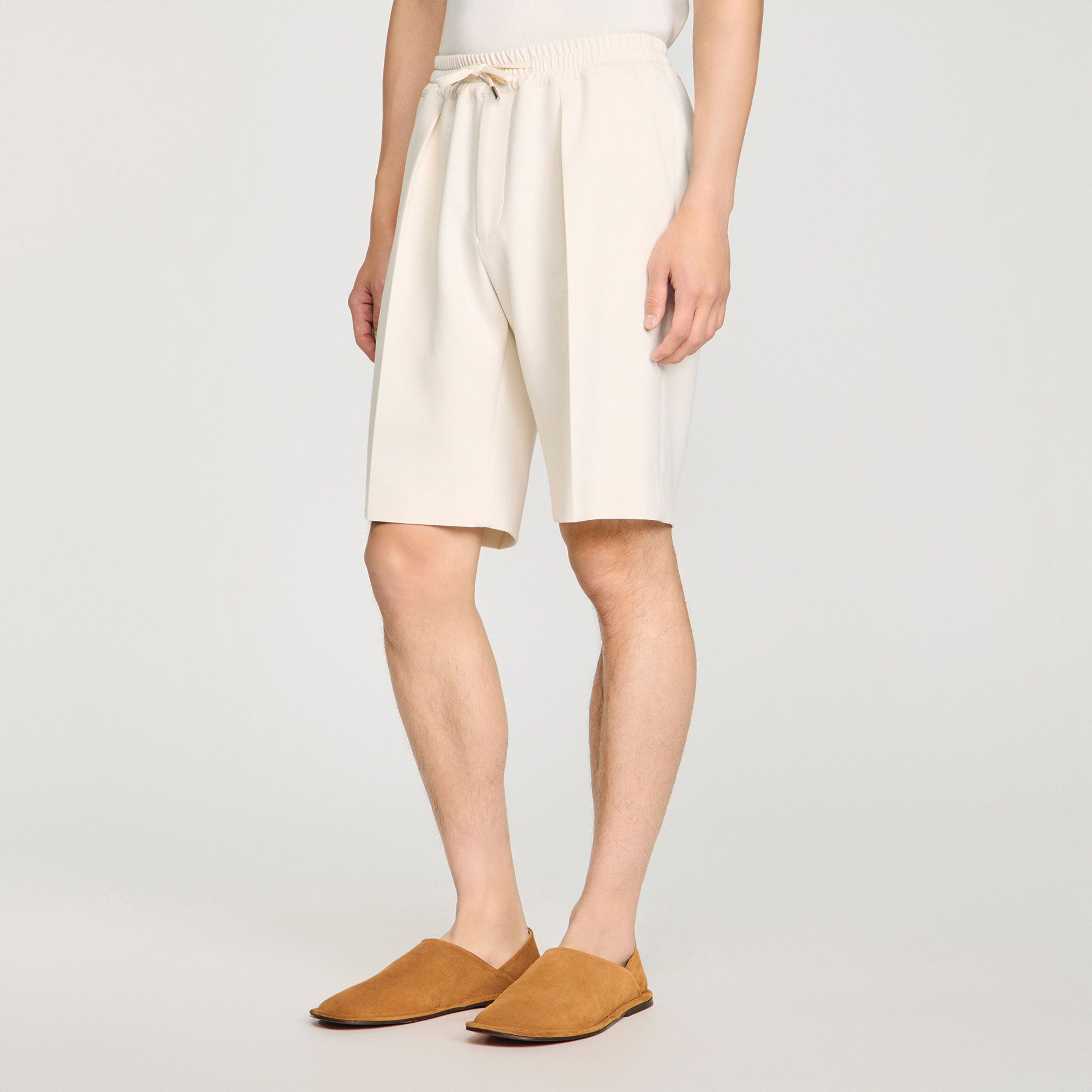 Quần shorts vải