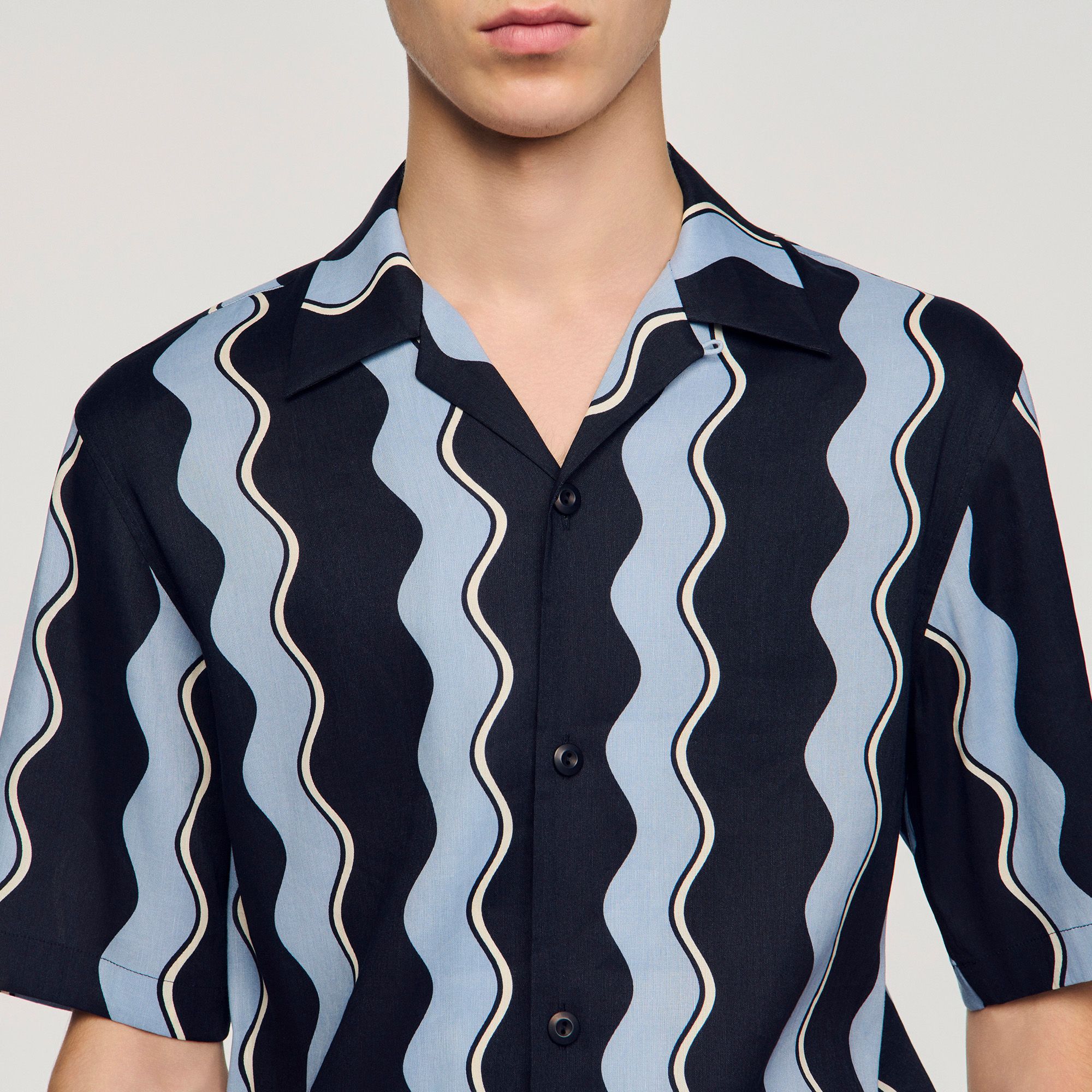 Áo sơ mi linen in họa tiết