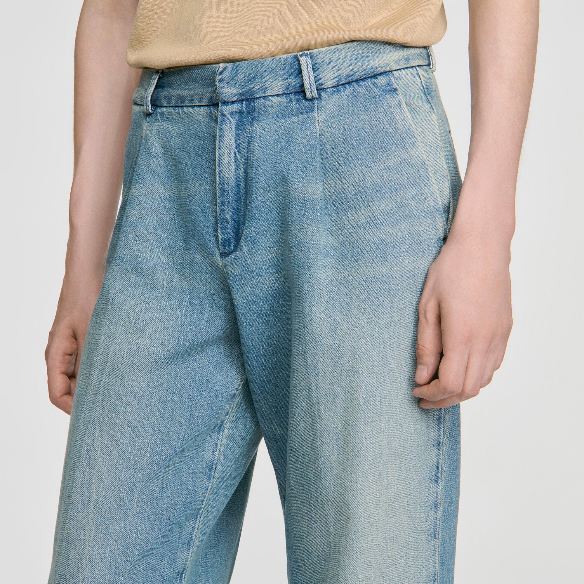 Quần jeans ống rộng wash bạc màu