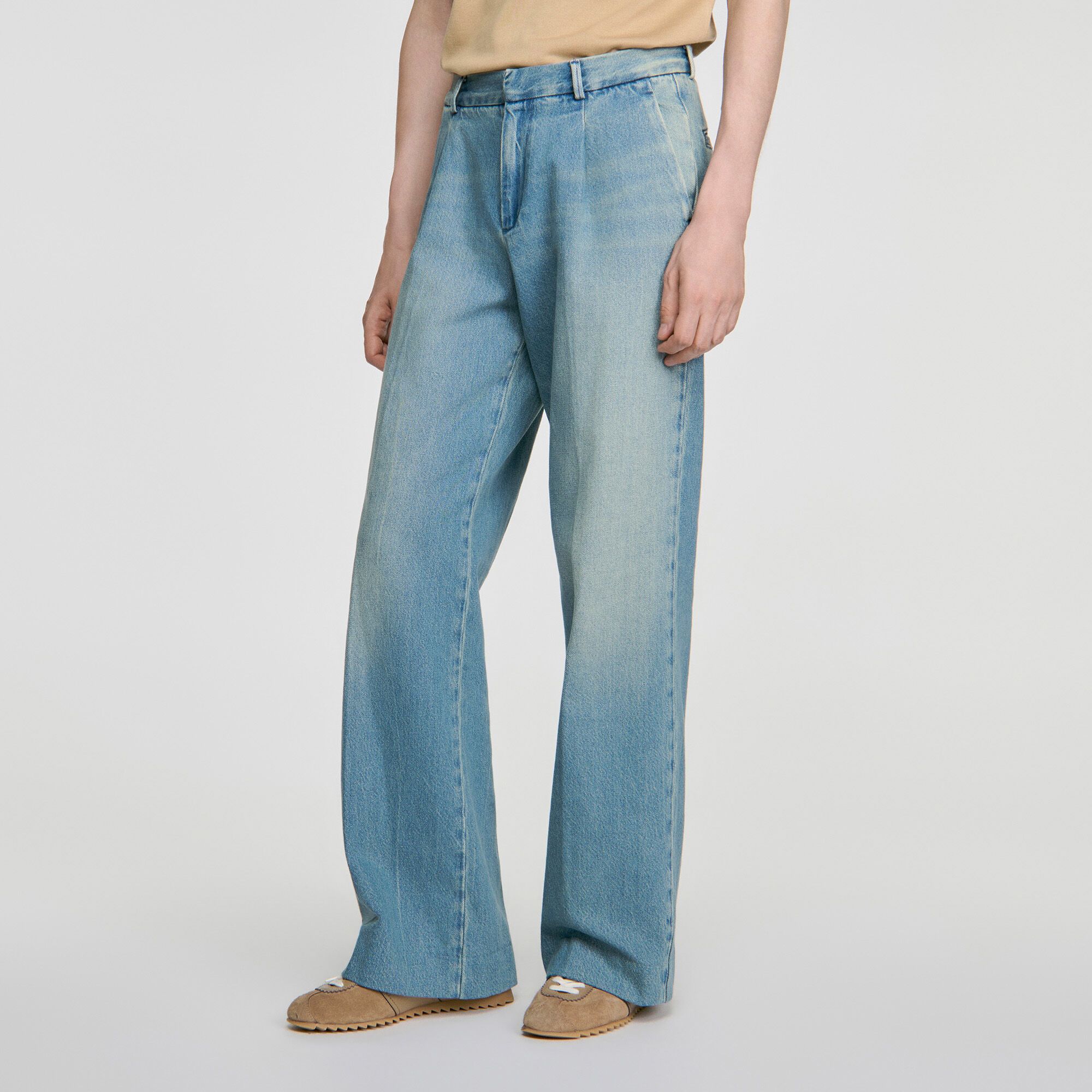 Quần jeans ống rộng wash bạc màu
