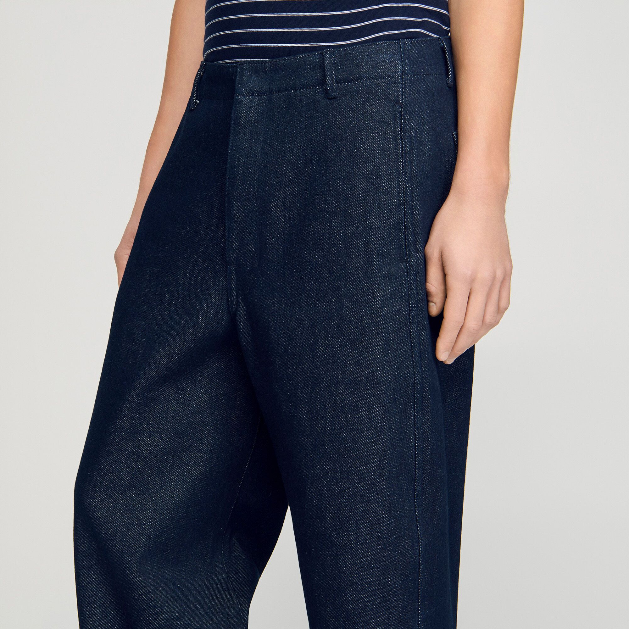 Sandro - Quần jeans Raw dáng barrel