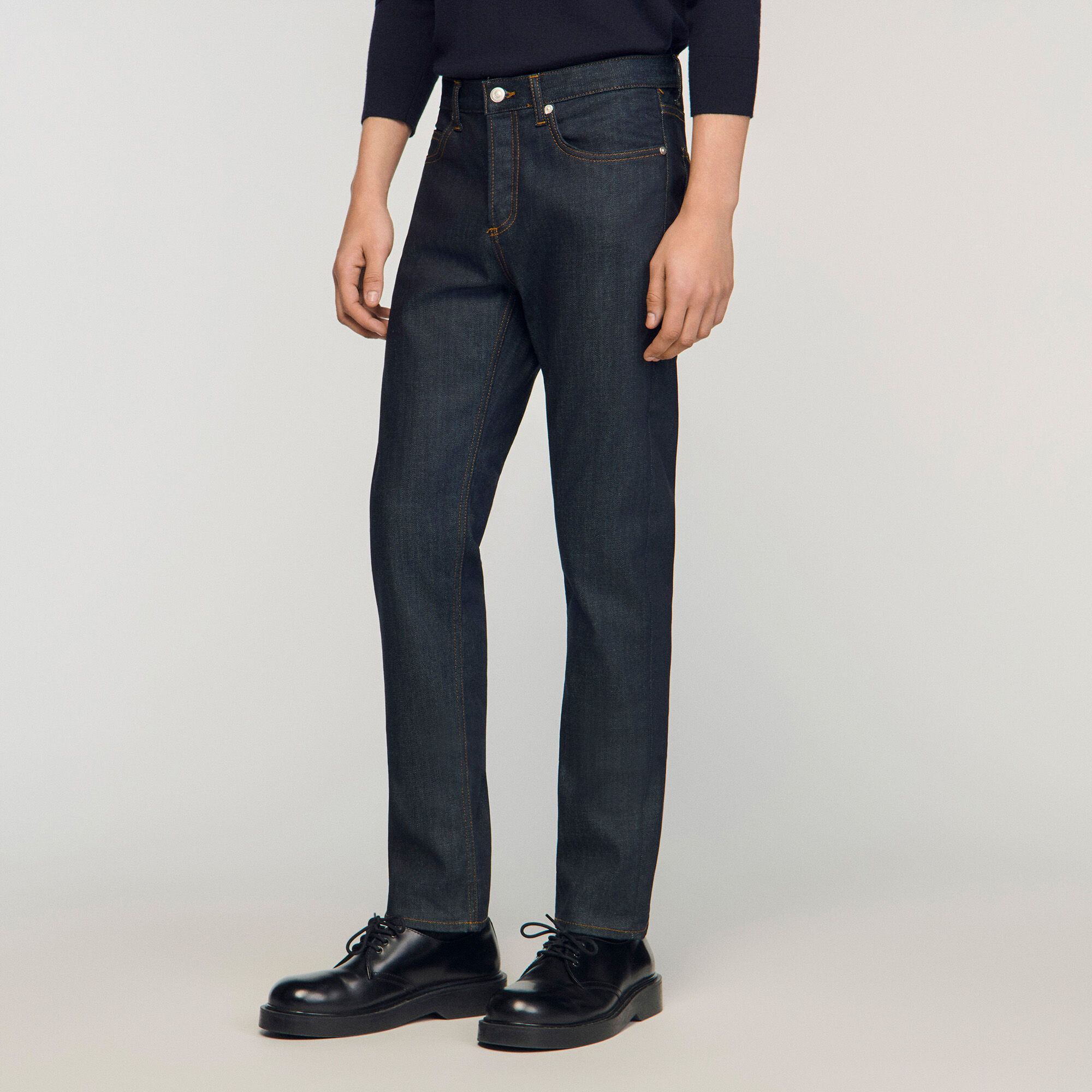 Quần jeans Raw dáng slim-fit