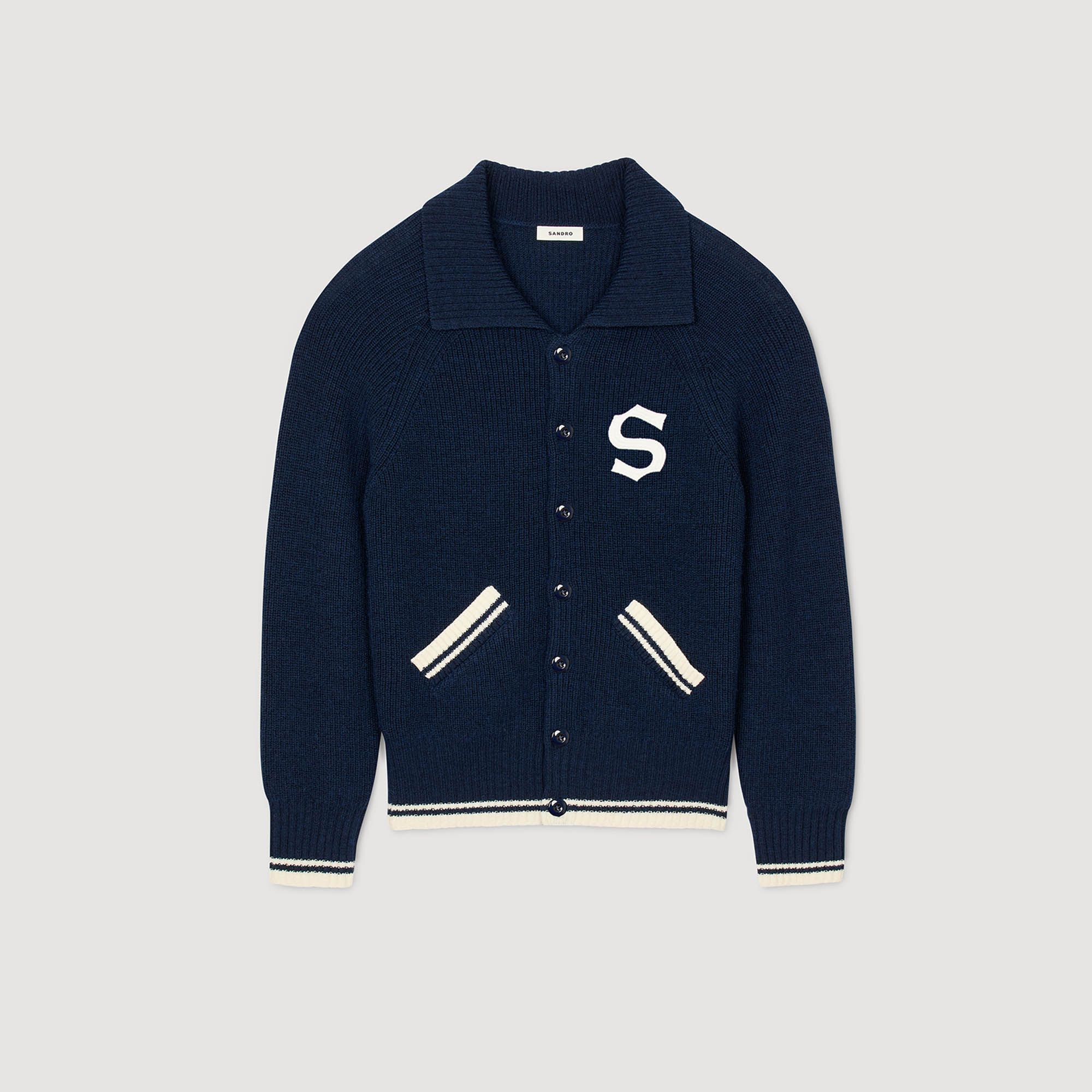 Áo cardigan len có patch chữ S