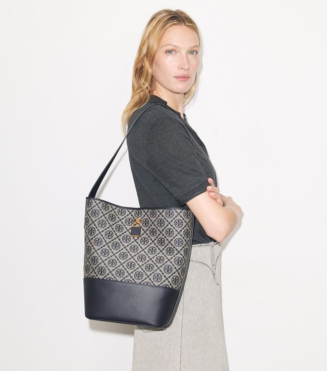 Túi slim bucket T Monogram