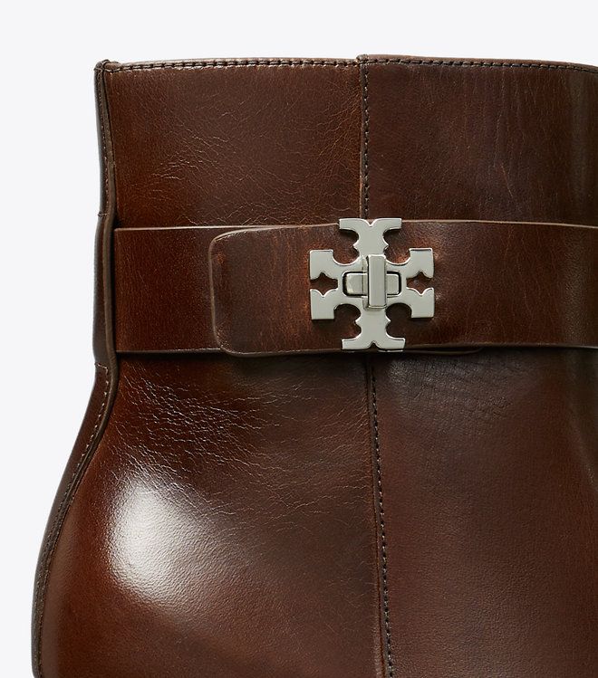 Tory Burch - Bốt cổ ngắn cao gót Turnlock