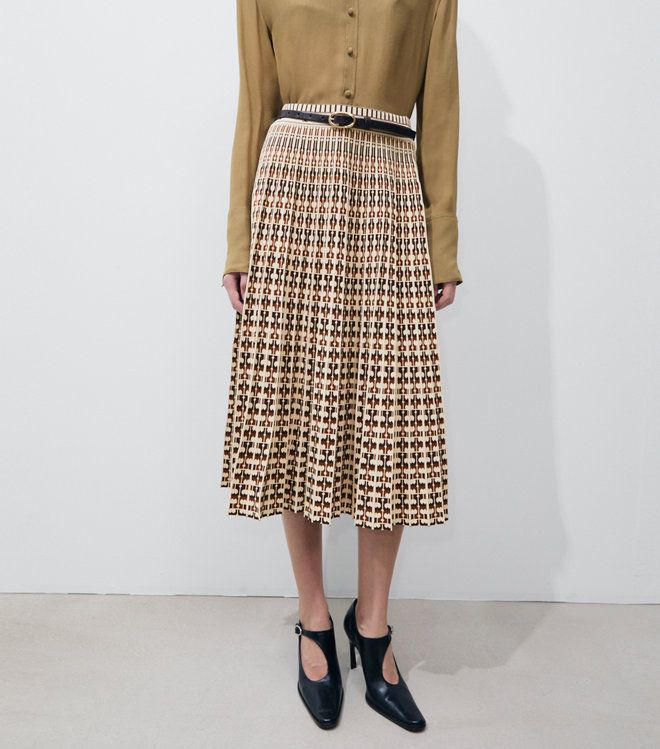 Chân váy midi jacquard xếp ly