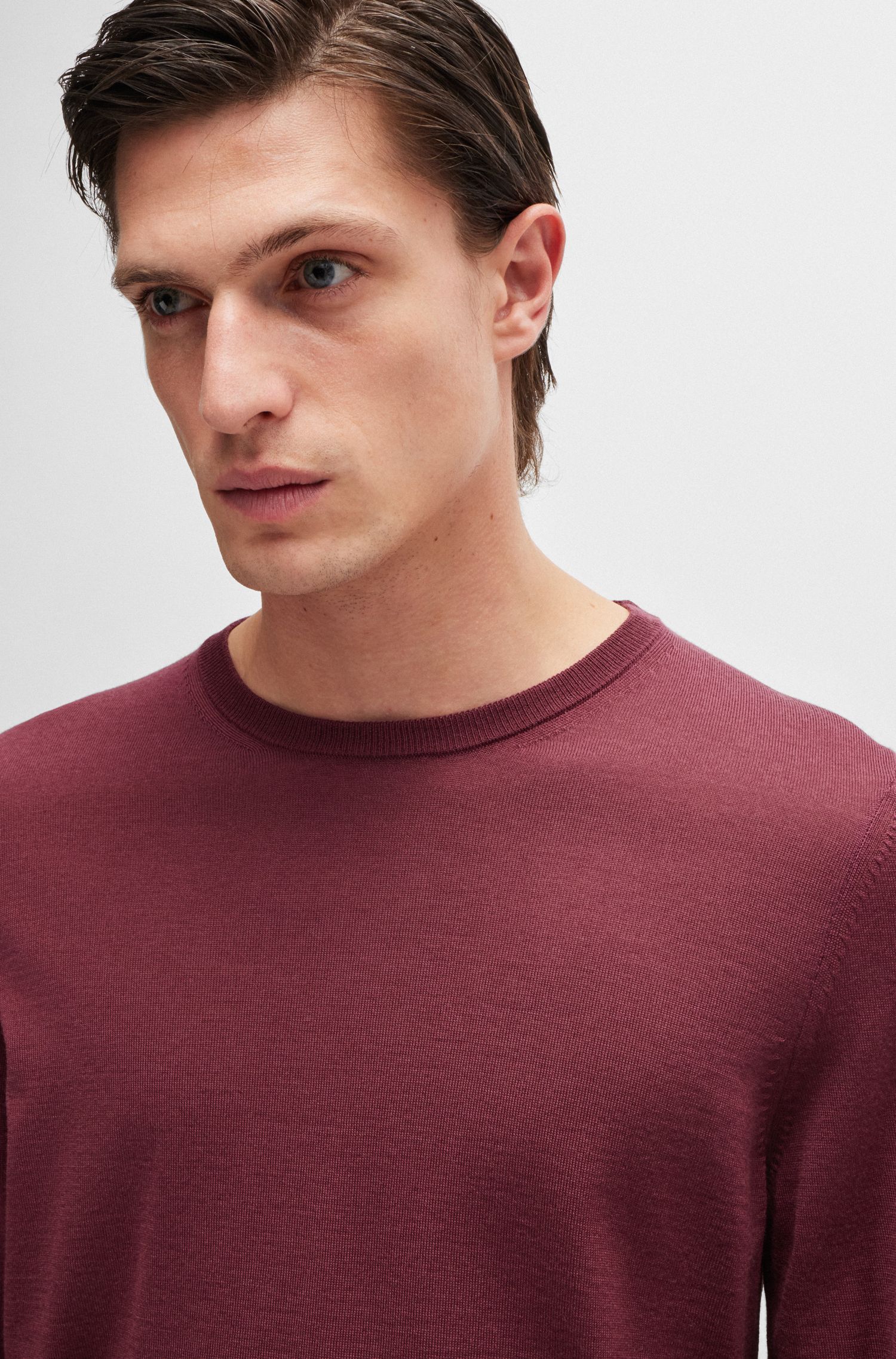 BOSS - Áo sweater slim-fit cổ tròn