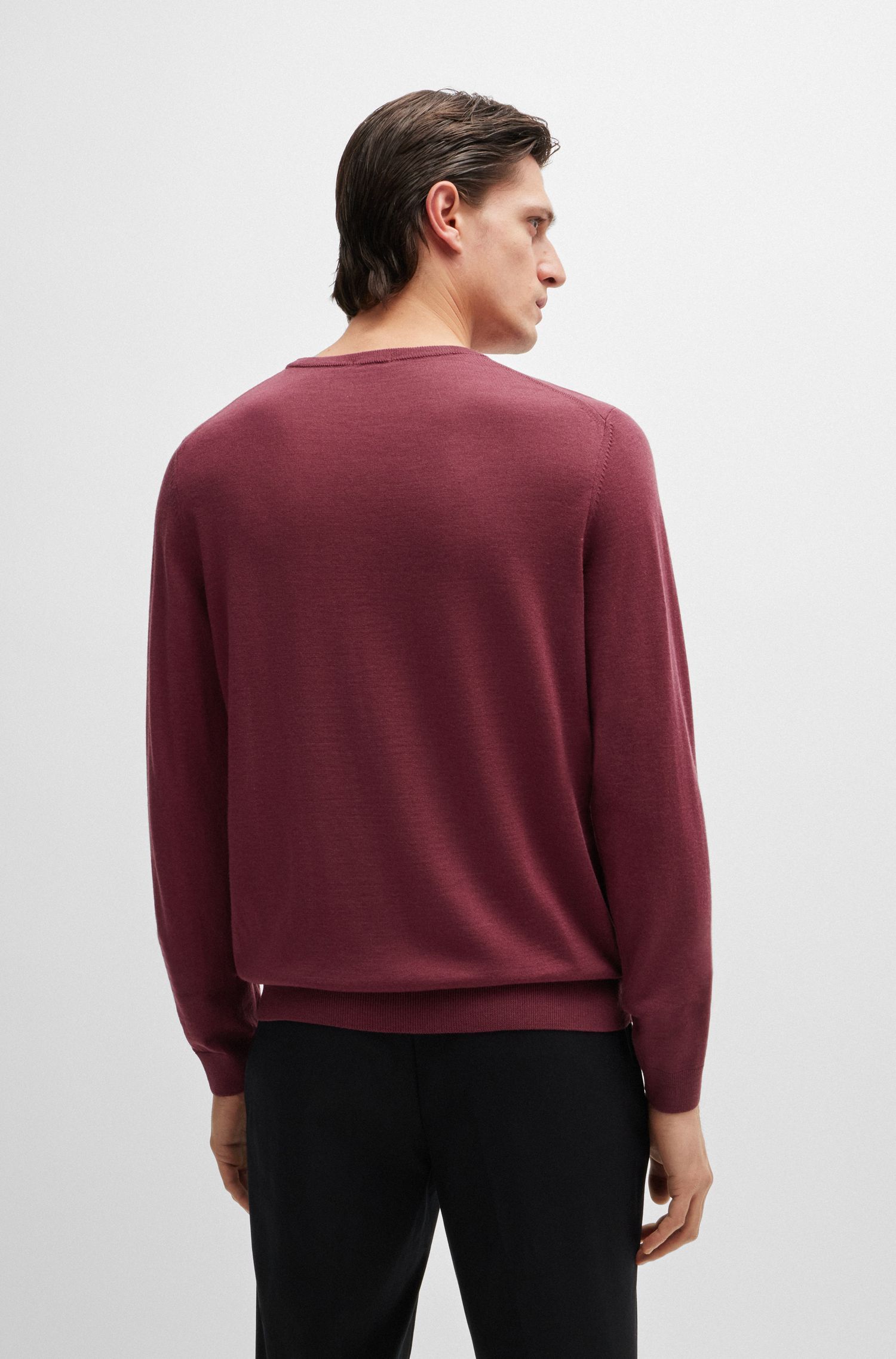 BOSS - Áo sweater slim-fit cổ tròn