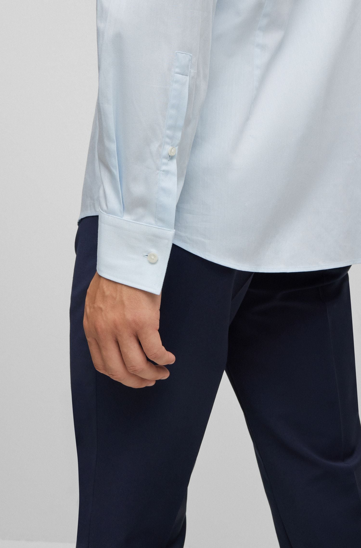 Sơ mi dáng ôm vải cotton