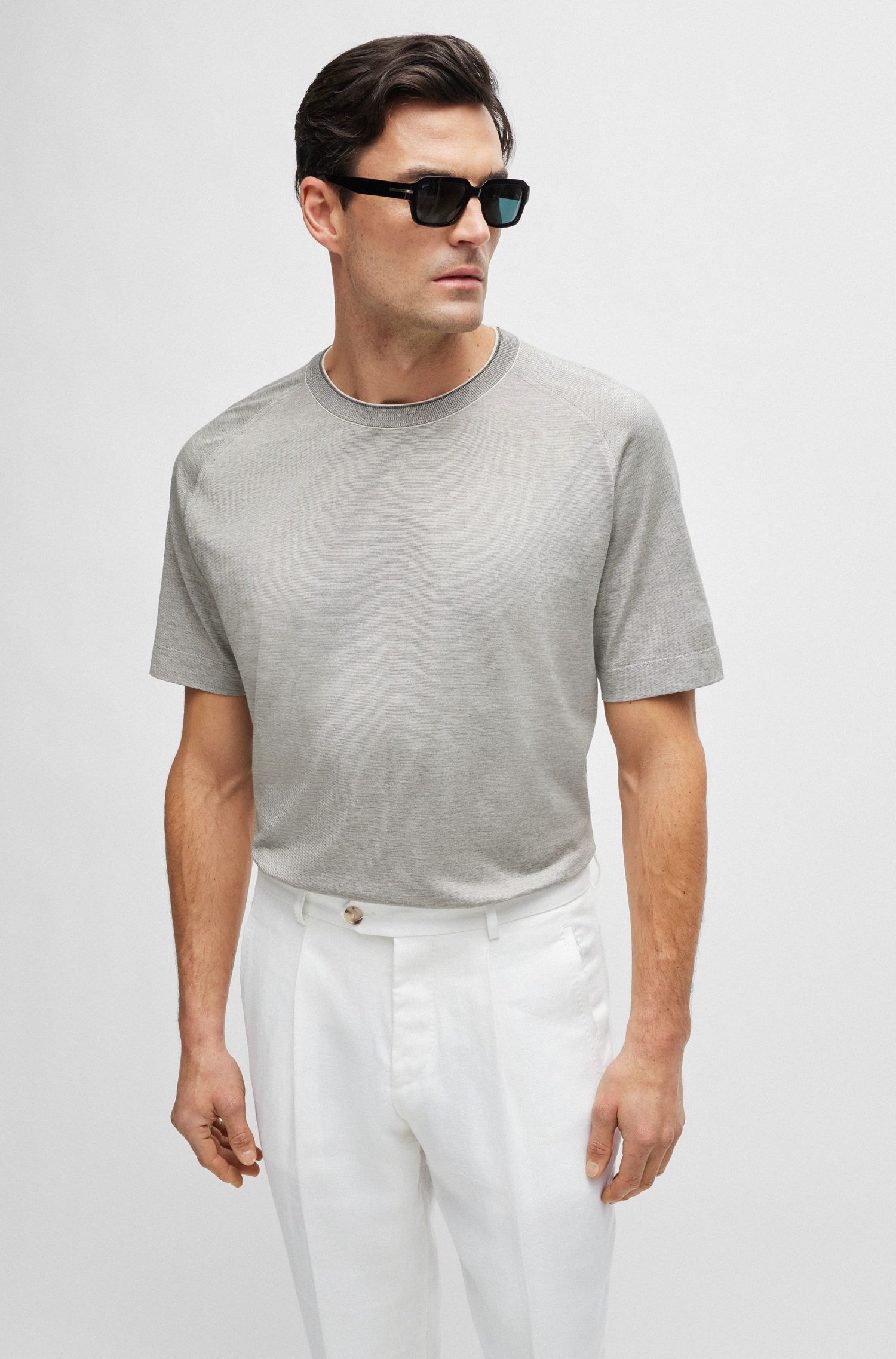 Áo thun vừa vặn cotton và lụa