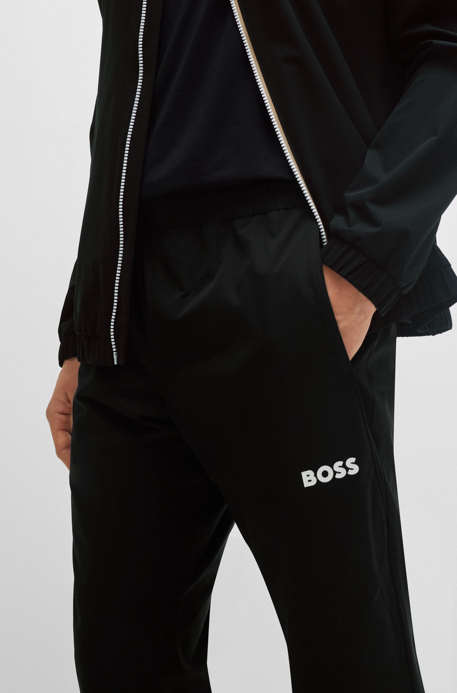 BOSS - Bộ đồ thể thao chống thấm nước có logo tương phản