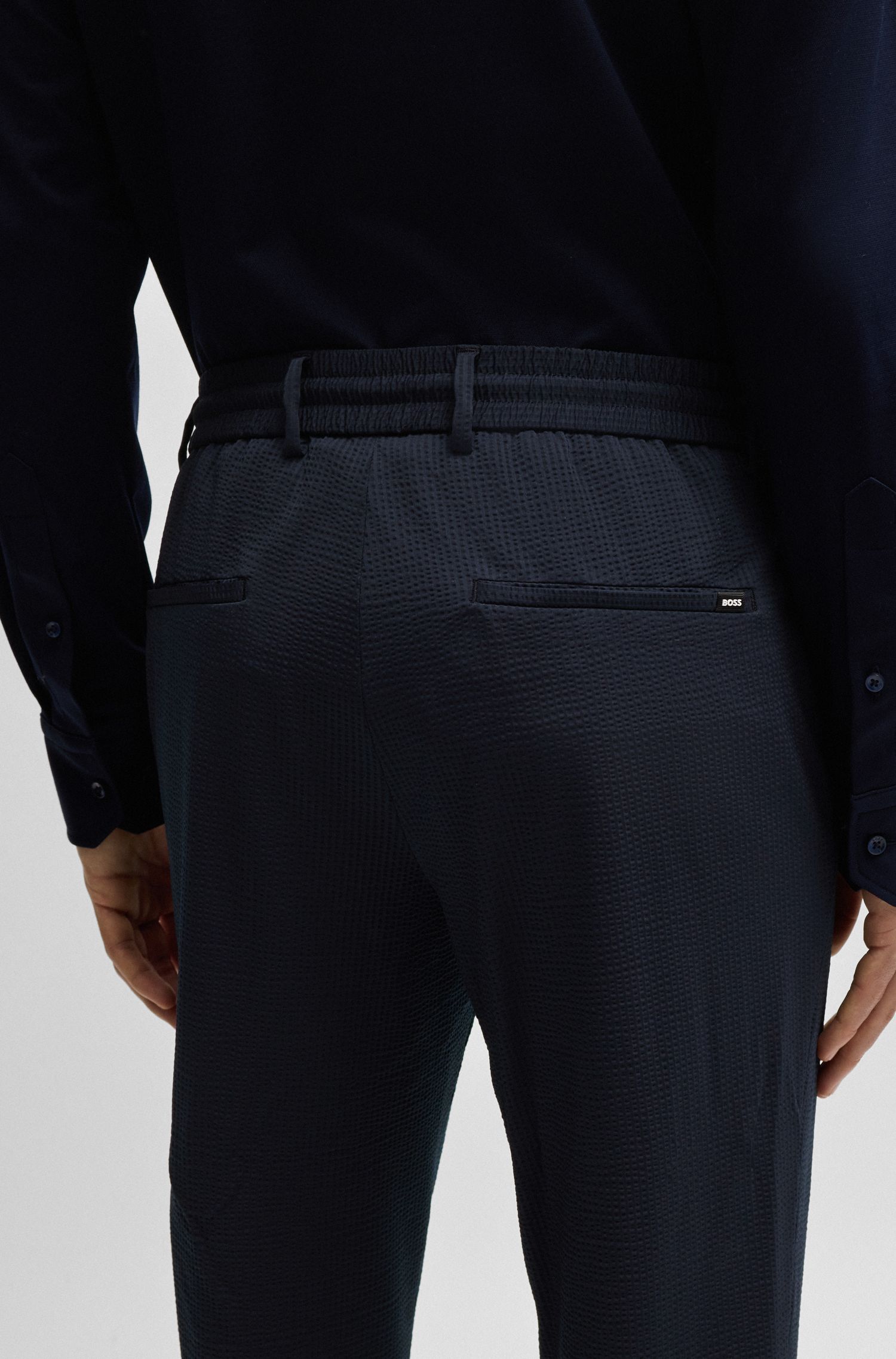 BOSS - Quần slim-fit chất vải sọc nhăn co giãn