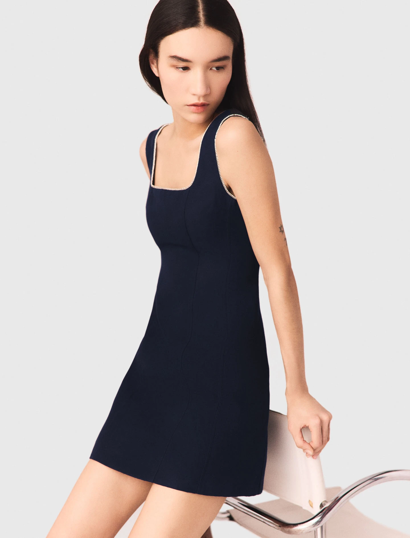 Maje - Đầm ngắn vải linen pha